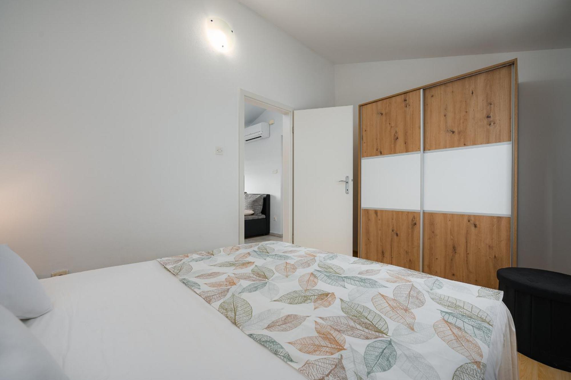 Charming Apartments Rose 1&2 With Pool Porec Bagian luar foto
