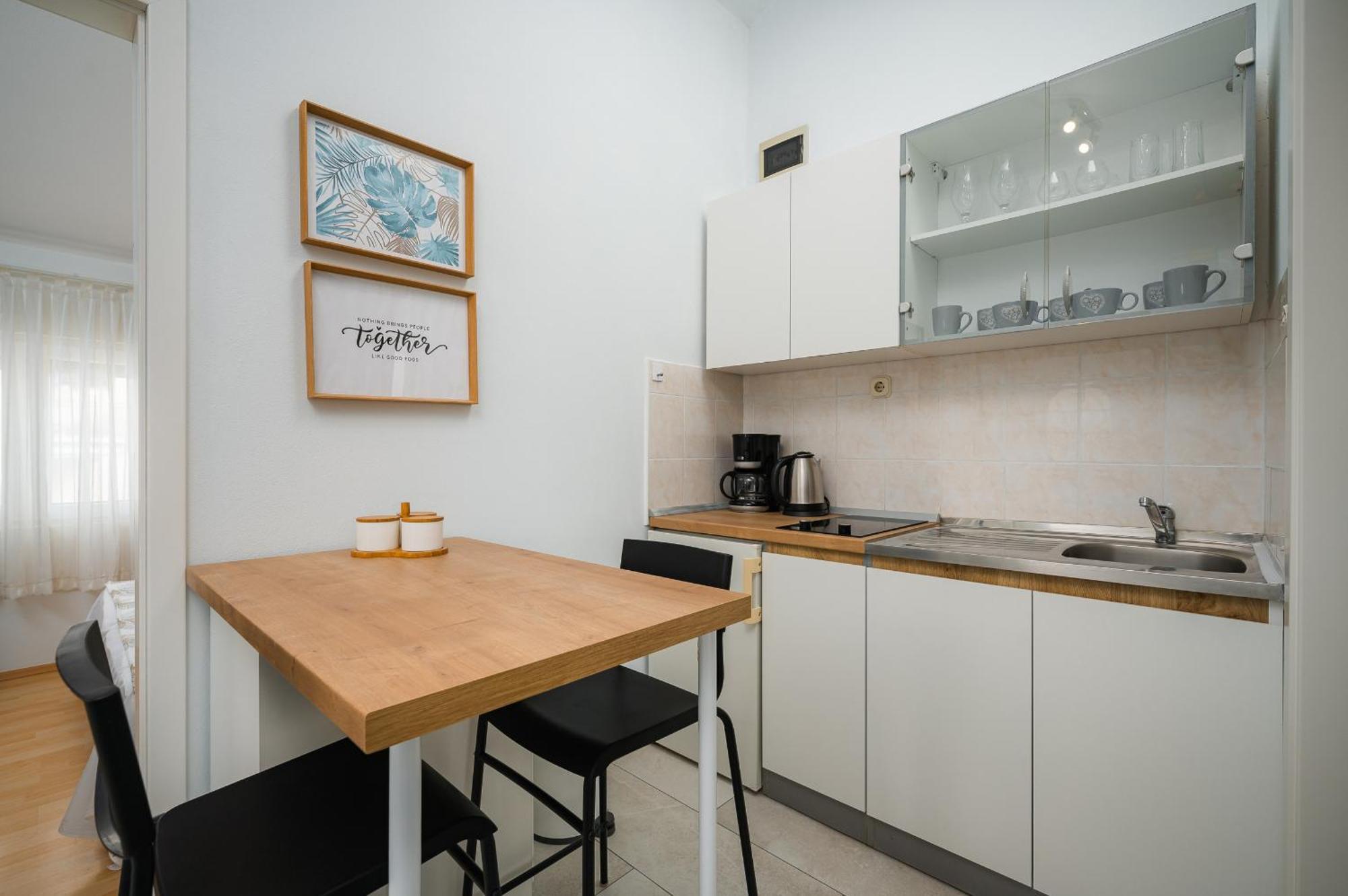 Charming Apartments Rose 1&2 With Pool Porec Bagian luar foto