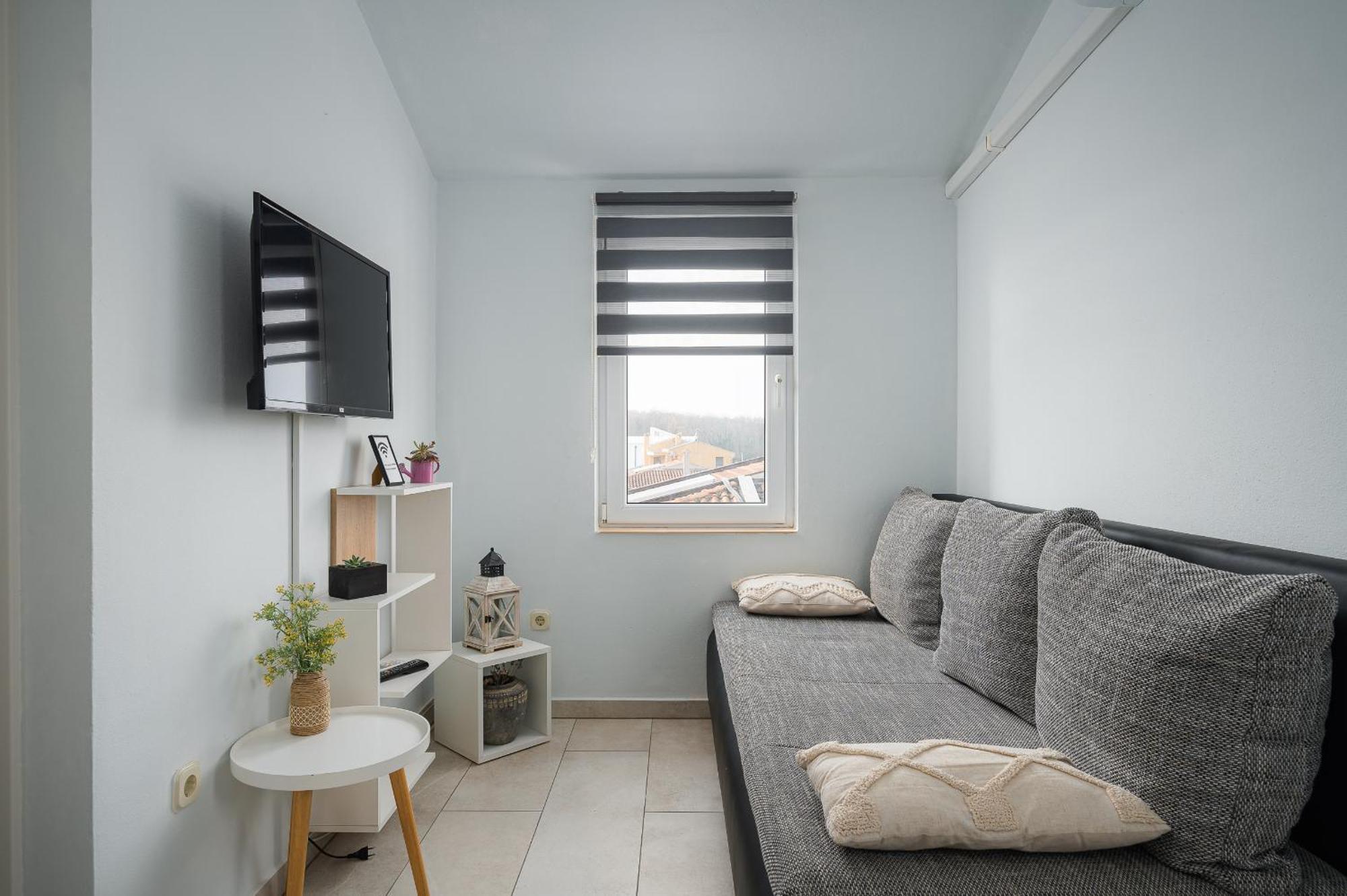 Charming Apartments Rose 1&2 With Pool Porec Bagian luar foto