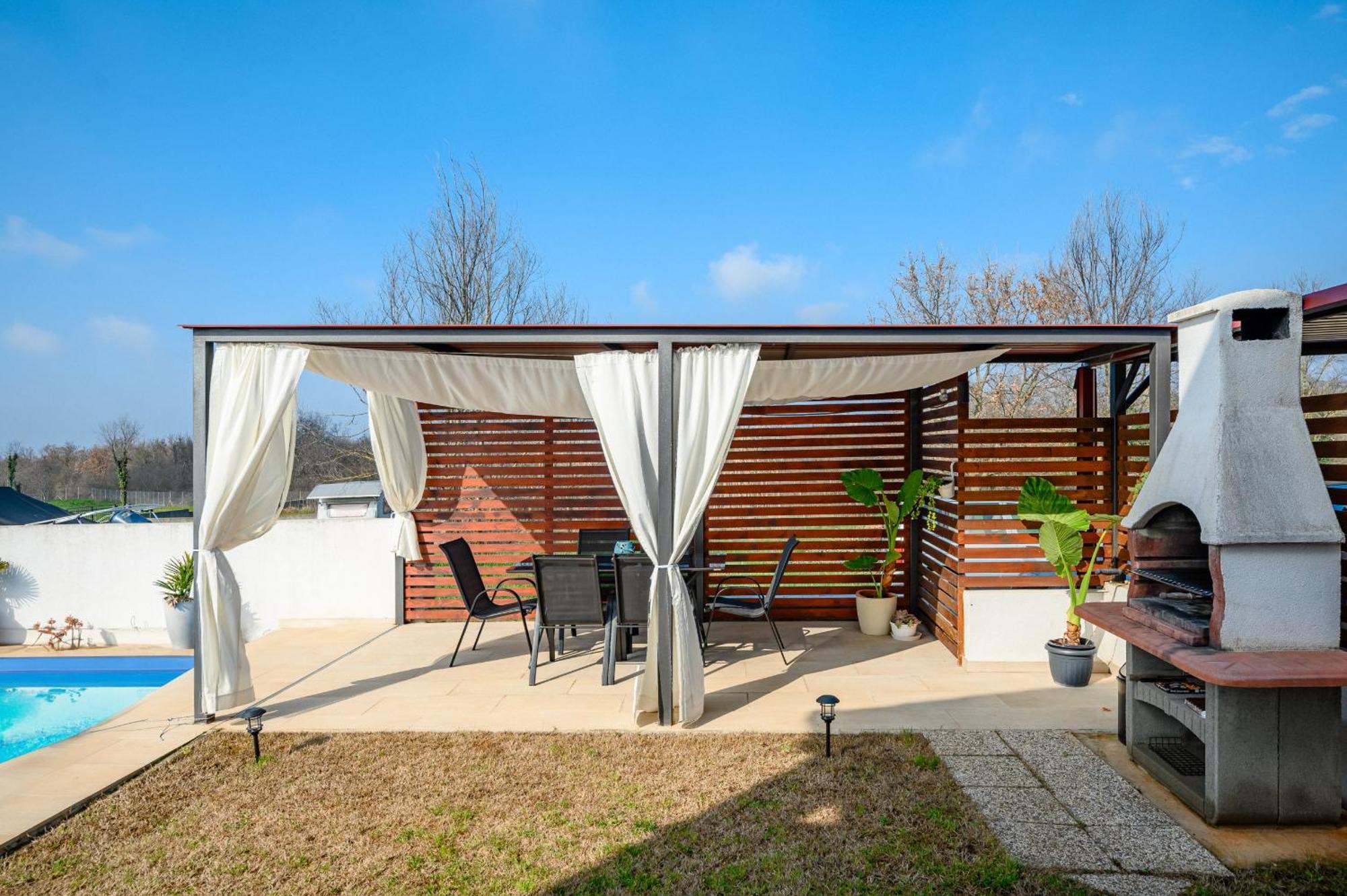 Charming Apartments Rose 1&2 With Pool Porec Bagian luar foto