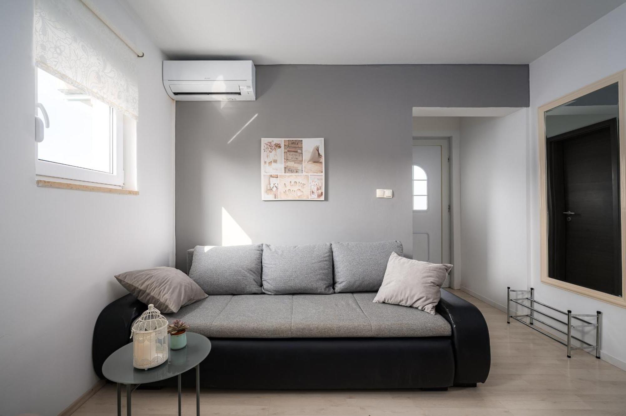 Charming Apartments Rose 1&2 With Pool Porec Bagian luar foto